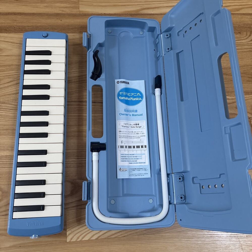 Yamaha Pianica 32-Key Blue P-32D Musical Instrument With Case Accessories Manual